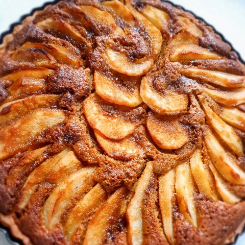 Tarta frangipane cu pere coapte