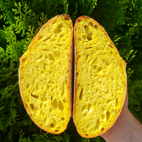 Turmeric bread